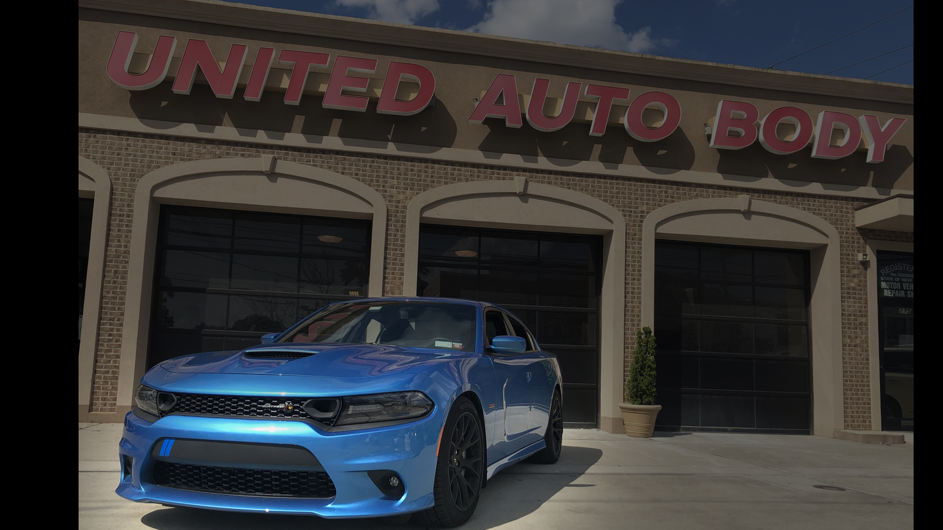 United Auto Body Shop Front Office Image